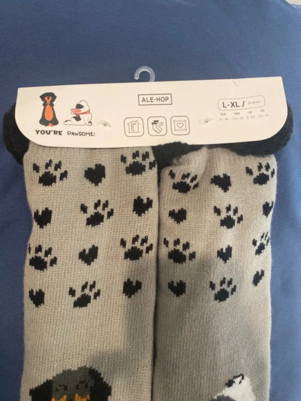 Women’s Non-Slip Knee-High Socks in Light Gray with Black Accents